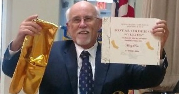 Marty Reis Receives Golden Sock Award!